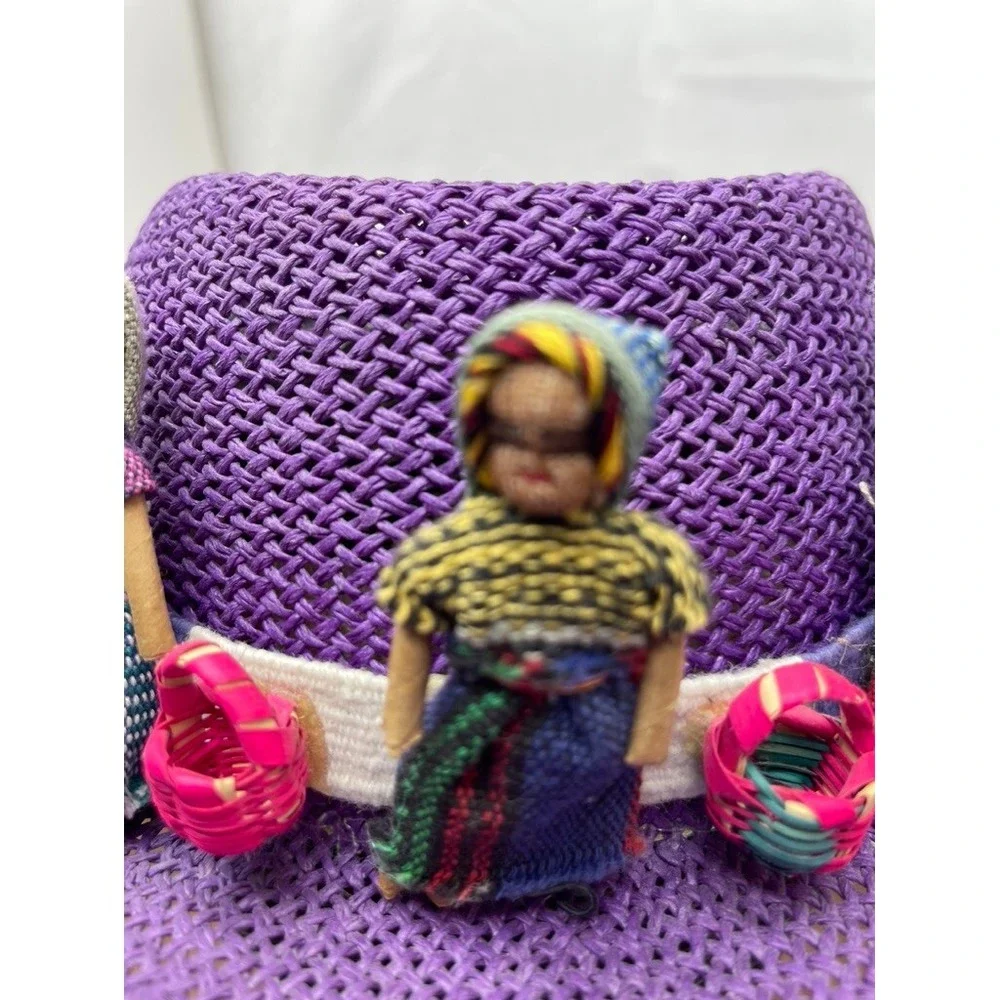 Hattie Carnegie hat artist
